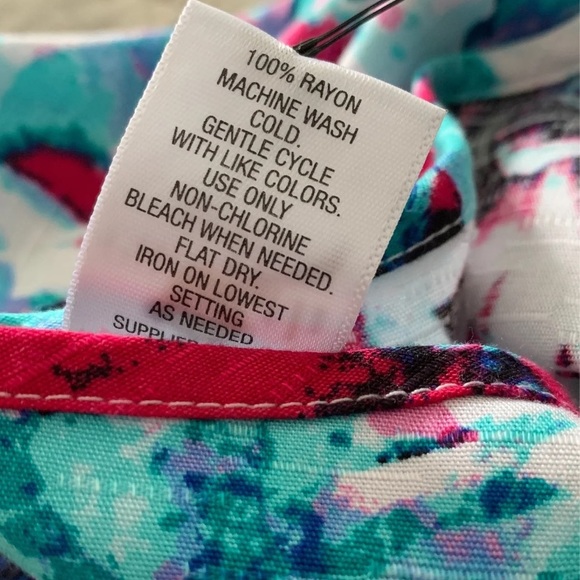 NEW 3x 22w 24w Turquoise Blue Fuchsia Pink Floral Dolman Sleeve Asymmetrical Top - Picture 6 of 6